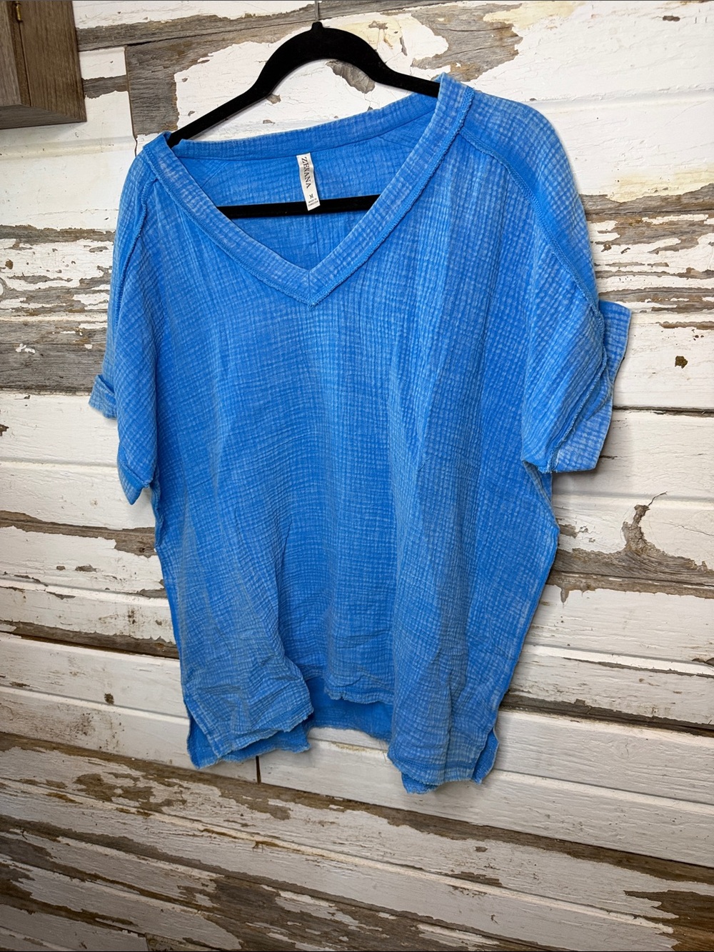 Zenana Outfitters Relaxed V-Neck Short Sleeve Top in Bright Blue size med. #18